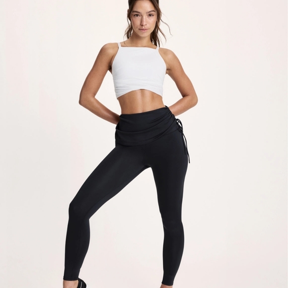 Knix Studio Leggings - Picture 2 of 7